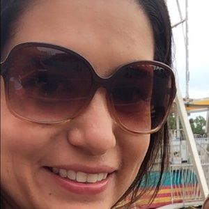 Meet your Posher, Daniela